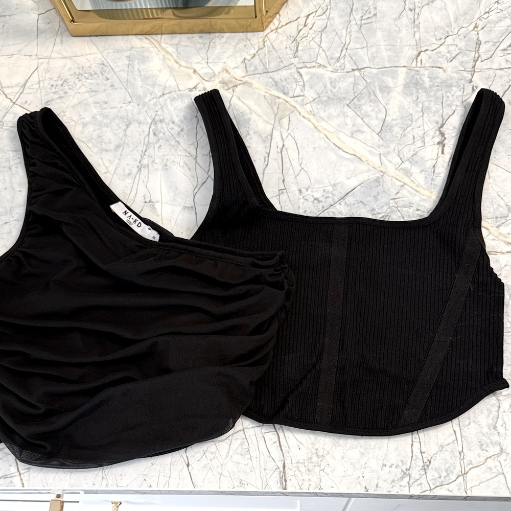 2 for 1 - NAKD Blk One-Shoulder Crop Top AND Design Lab Blk Ribbed Crop
Size XS